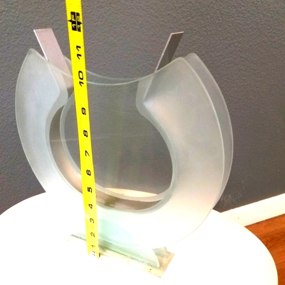 Modern Arch Shape Stand Out Decor / Vase - Picture 4 of 5